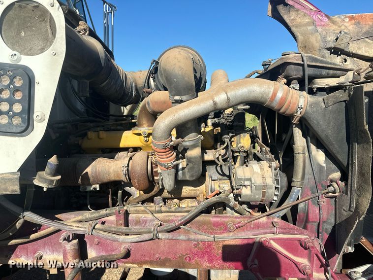 image for item OC9327 1991 Kenworth T800  semi truck