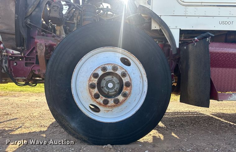 image for item OC9327 1991 Kenworth T800  semi truck