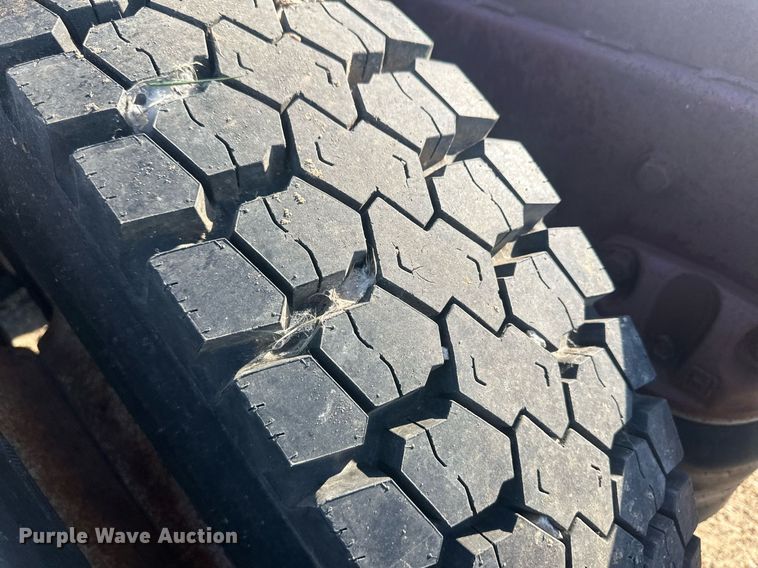 image for item OC9327 1991 Kenworth T800  semi truck