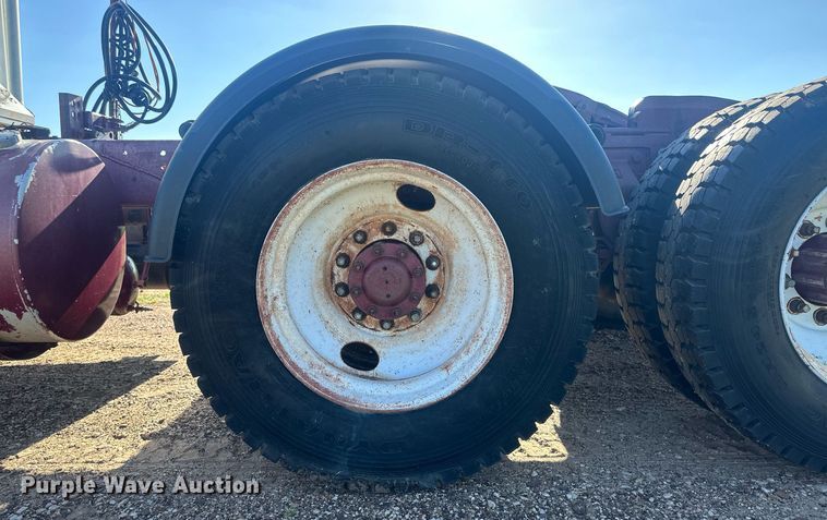 image for item OC9327 1991 Kenworth T800  semi truck