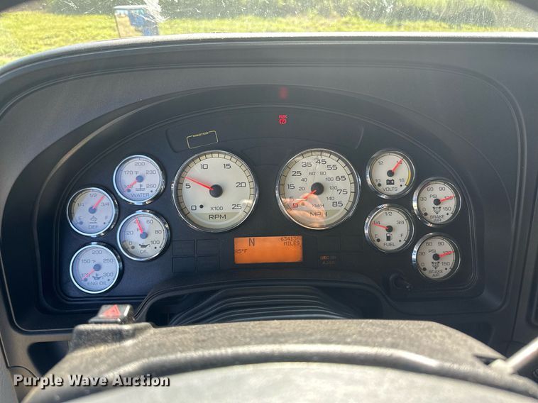 image for item OC9357 2016 International ProStar  semi truck