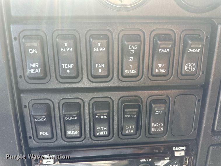 image for item OC9357 2016 International ProStar  semi truck