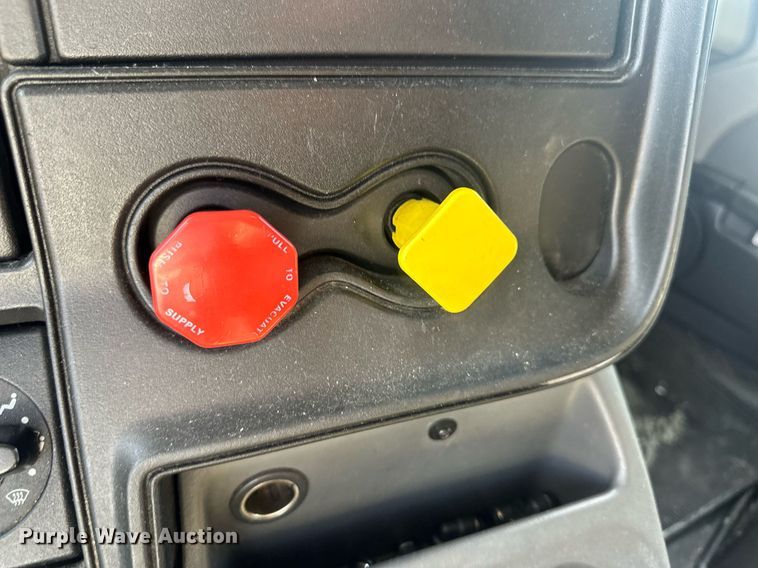 image for item OC9357 2016 International ProStar  semi truck