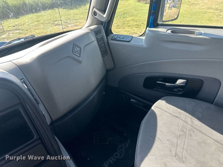 image for item OC9357 2016 International ProStar  semi truck