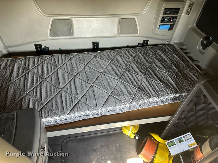 image for item OC9357 2016 International ProStar  semi truck