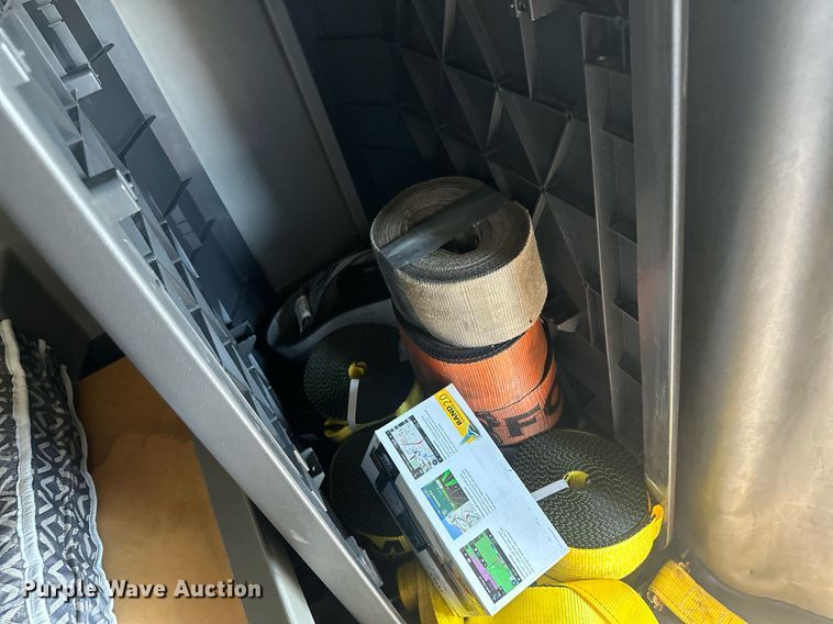 image for item OC9357 2016 International ProStar  semi truck