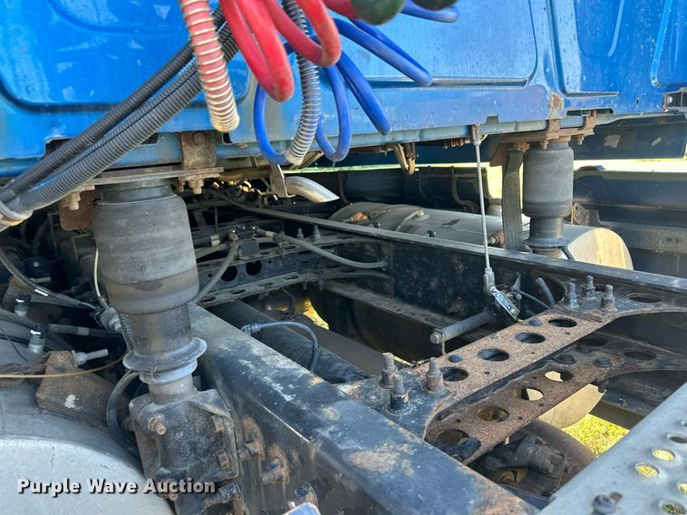 image for item OC9357 2016 International ProStar  semi truck