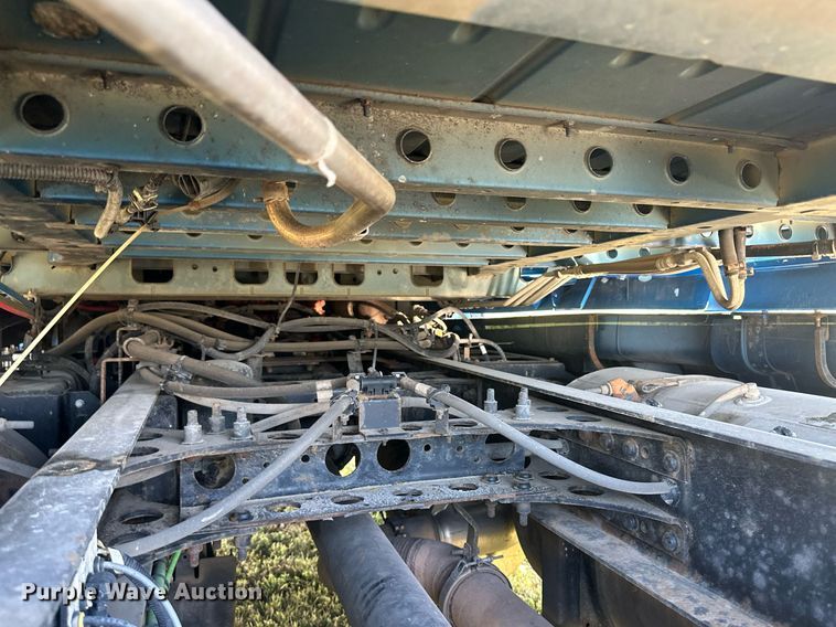 image for item OC9357 2016 International ProStar  semi truck