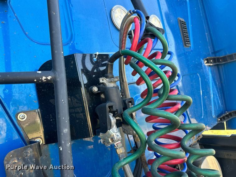 image for item OC9357 2016 International ProStar  semi truck