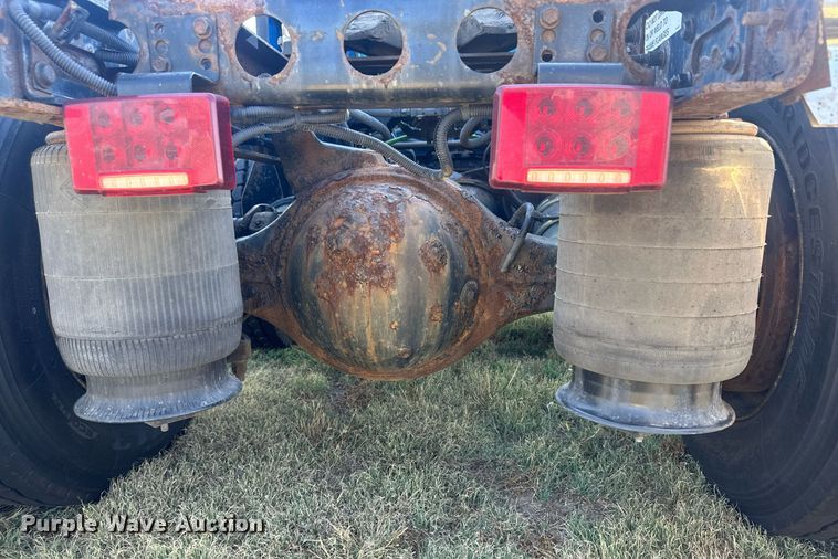 image for item OC9357 2016 International ProStar  semi truck