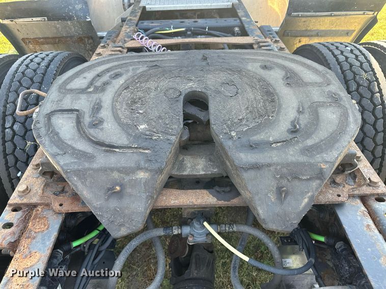 image for item OC9357 2016 International ProStar  semi truck