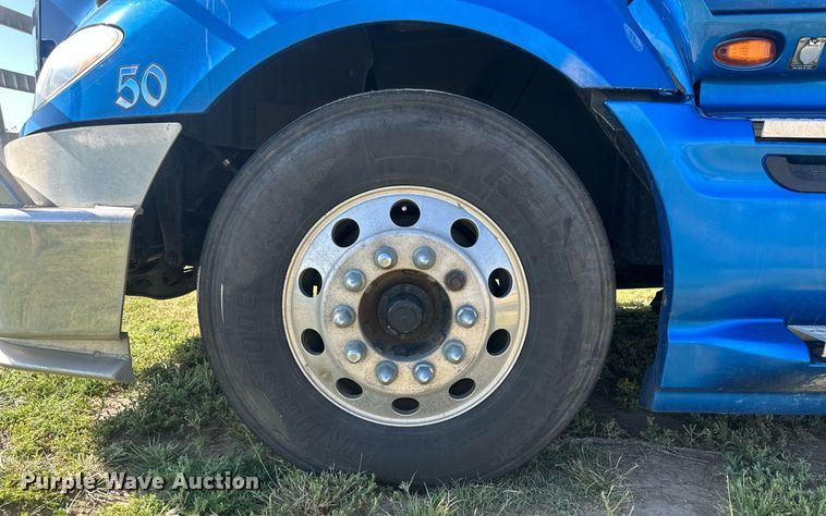 image for item OC9357 2016 International ProStar  semi truck