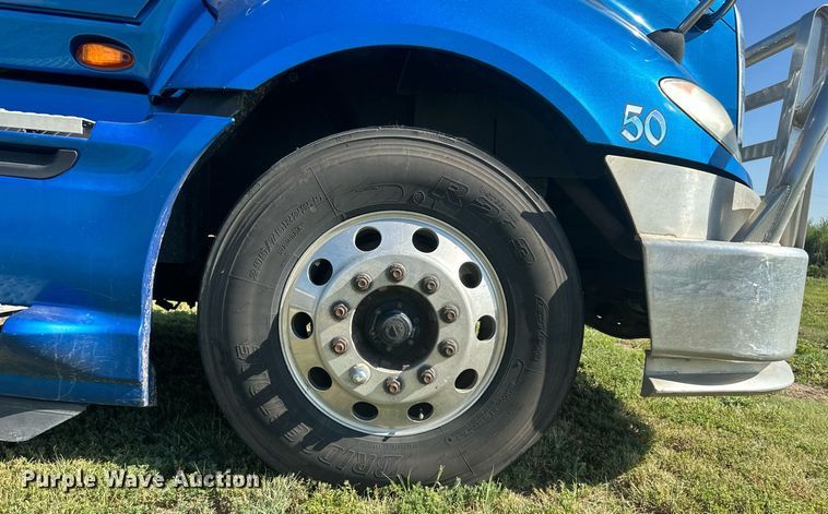 image for item OC9357 2016 International ProStar  semi truck