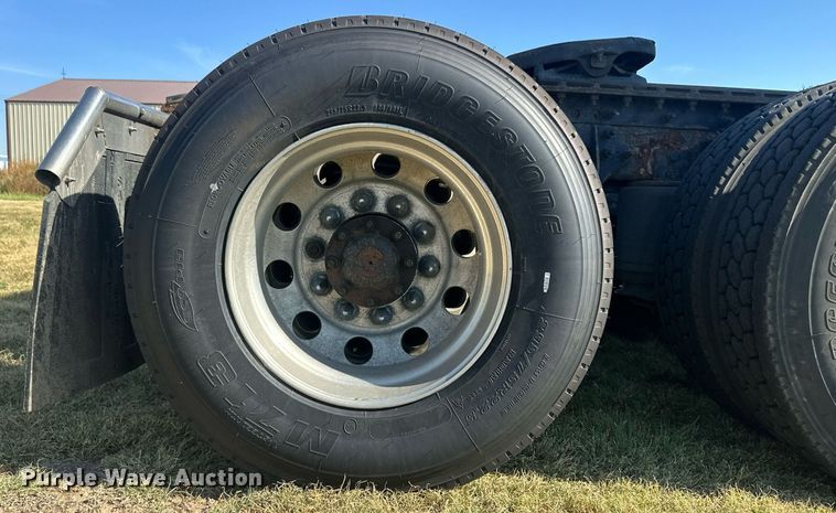 image for item OC9357 2016 International ProStar  semi truck