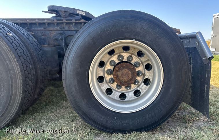 image for item OC9357 2016 International ProStar  semi truck