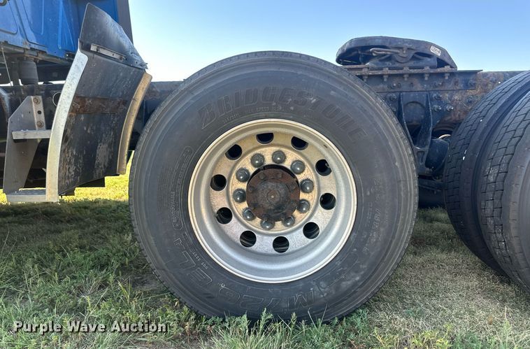 image for item OC9357 2016 International ProStar  semi truck