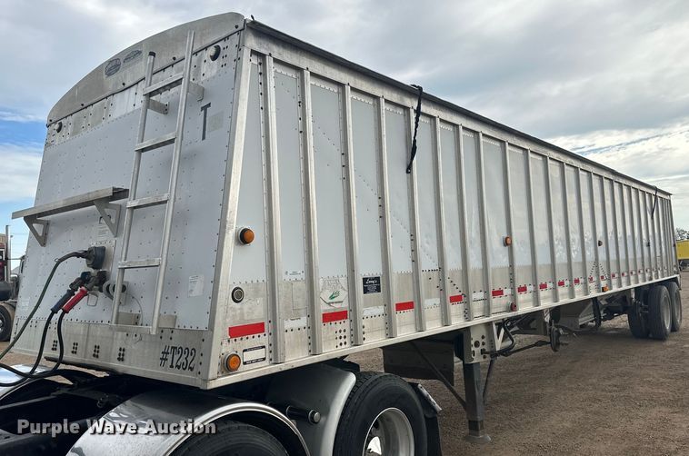 image for item OC9411 2010 Cornhusker  grain trailer