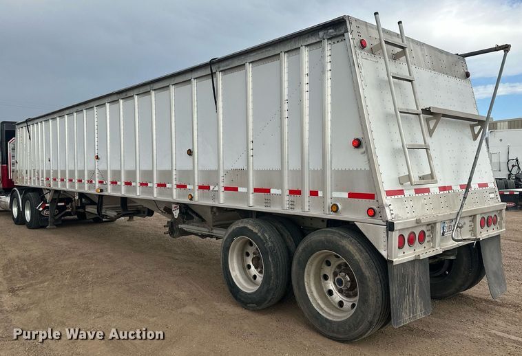 image for item OC9411 2010 Cornhusker  grain trailer