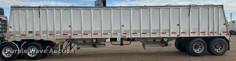 image for item OC9411 2010 Cornhusker  grain trailer