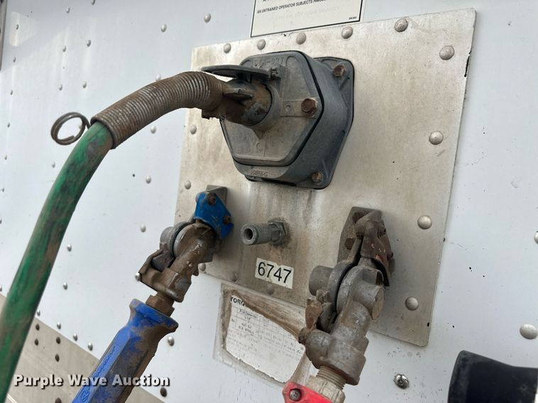 image for item OC9411 2010 Cornhusker  grain trailer