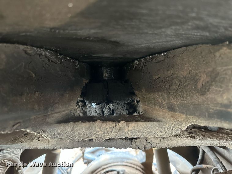 image for item OC9411 2010 Cornhusker  grain trailer