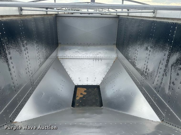 image for item OC9411 2010 Cornhusker  grain trailer