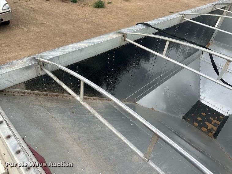 image for item OC9411 2010 Cornhusker  grain trailer