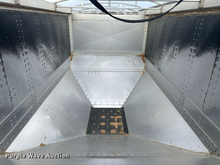 image for item OC9411 2010 Cornhusker  grain trailer