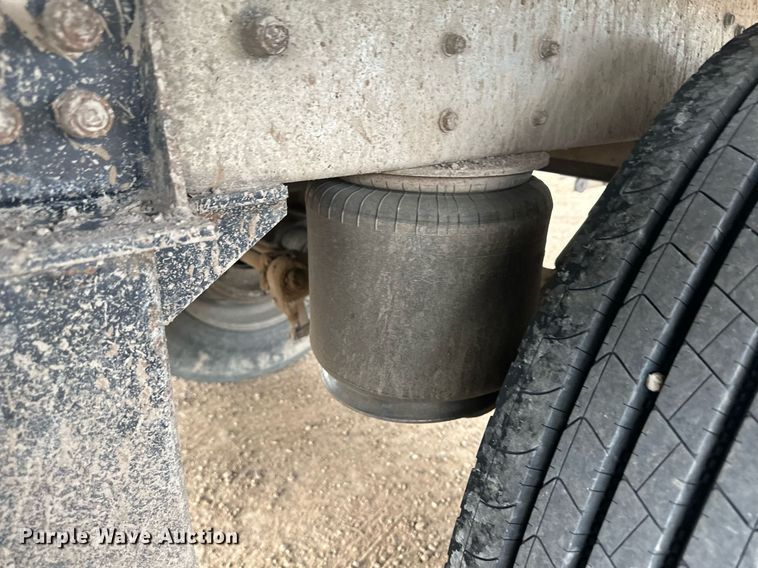 image for item OC9411 2010 Cornhusker  grain trailer