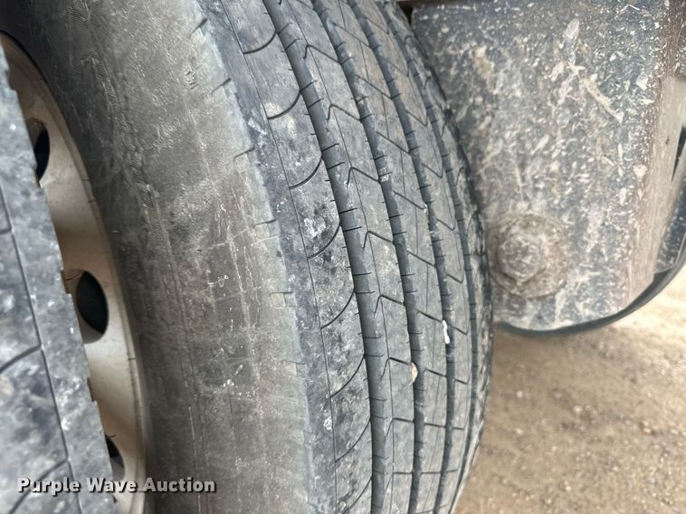 image for item OC9411 2010 Cornhusker  grain trailer