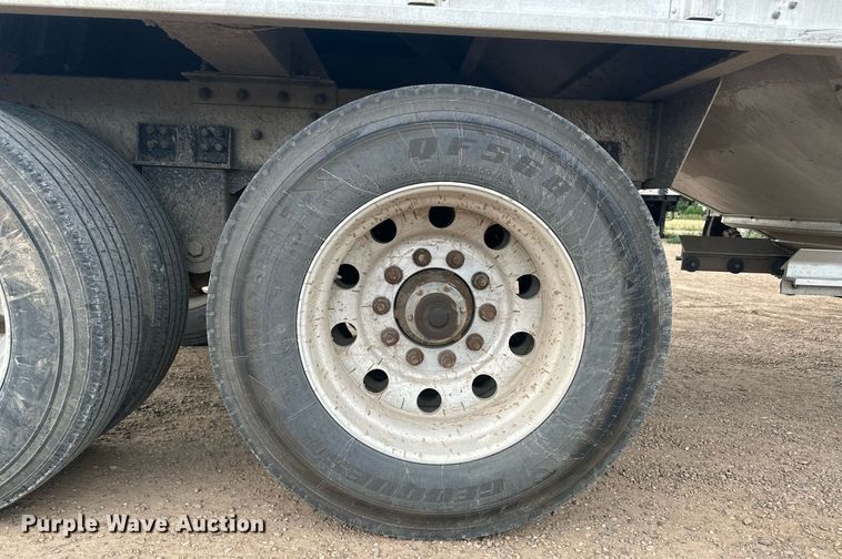 image for item OC9411 2010 Cornhusker  grain trailer