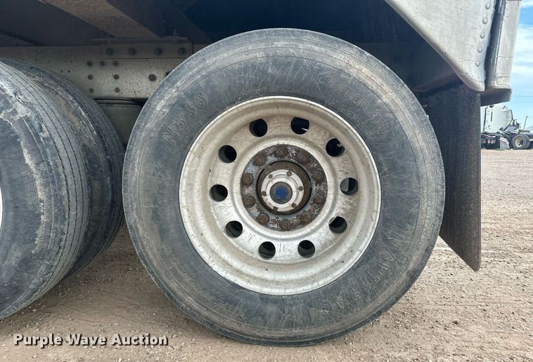 image for item OC9411 2010 Cornhusker  grain trailer