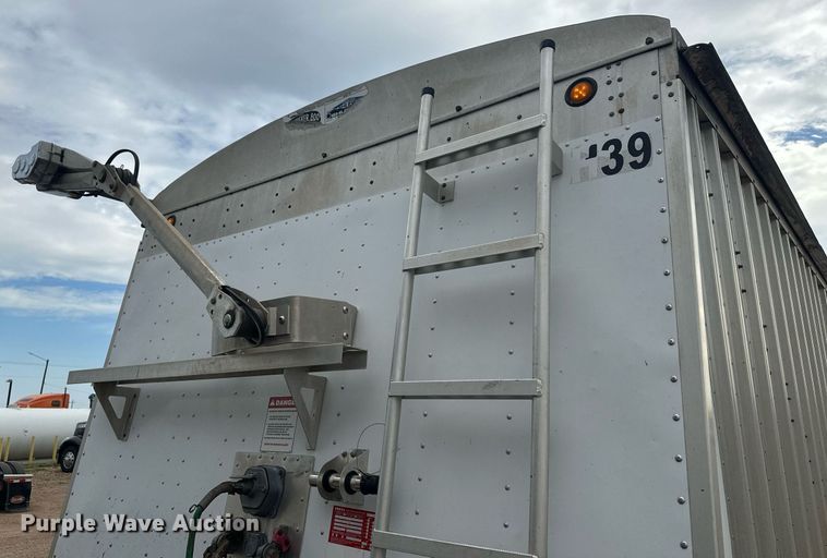 image for item OC9412 2012 Cornhusker  grain trailer