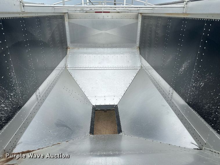 image for item OC9412 2012 Cornhusker  grain trailer