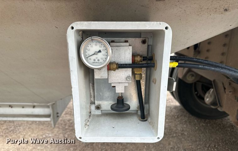 image for item OC9412 2012 Cornhusker  grain trailer