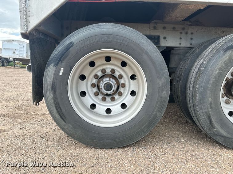 image for item OC9412 2012 Cornhusker  grain trailer