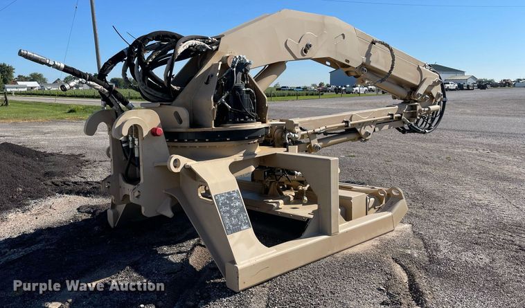 image for item DL3966 2016 Caterpillar  boom mower system