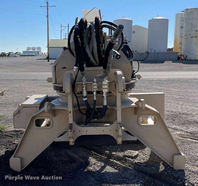 image for item DL3966 2016 Caterpillar  boom mower system