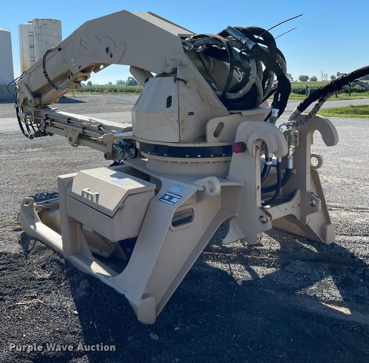 image for item DL3966 2016 Caterpillar  boom mower system