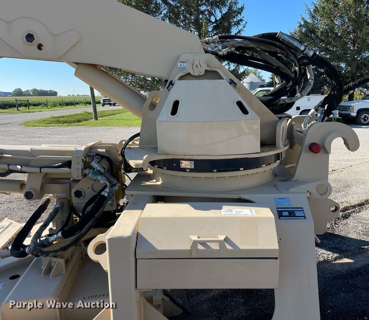 image for item DL3966 2016 Caterpillar  boom mower system