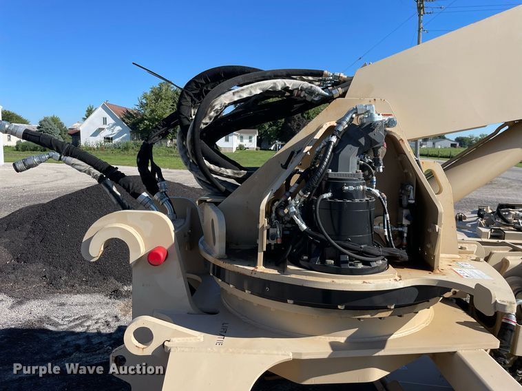 image for item DL3966 2016 Caterpillar  boom mower system