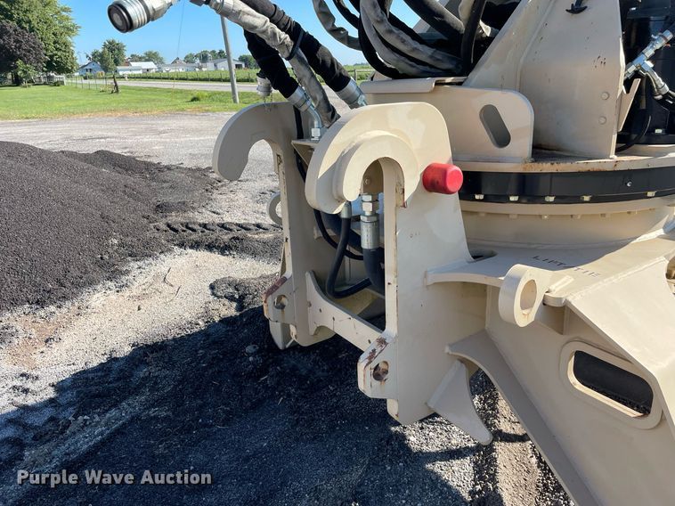 image for item DL3966 2016 Caterpillar  boom mower system