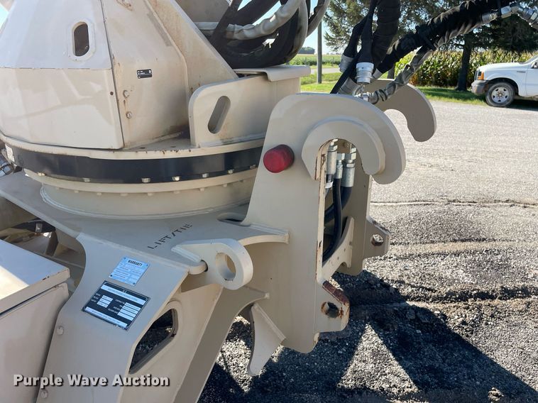 image for item DL3966 2016 Caterpillar  boom mower system