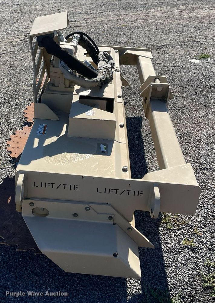 image for item DL3966 2016 Caterpillar  boom mower system