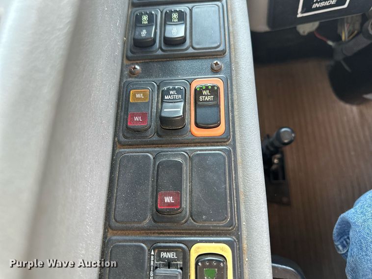 image for item DM2607 2006 Blue Bird  school bus