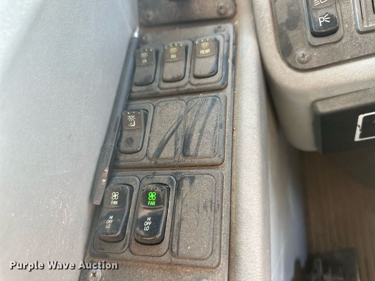 image for item DM2608 2005 Blue Bird  school bus