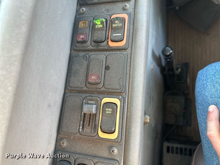 image for item DM2608 2005 Blue Bird  school bus