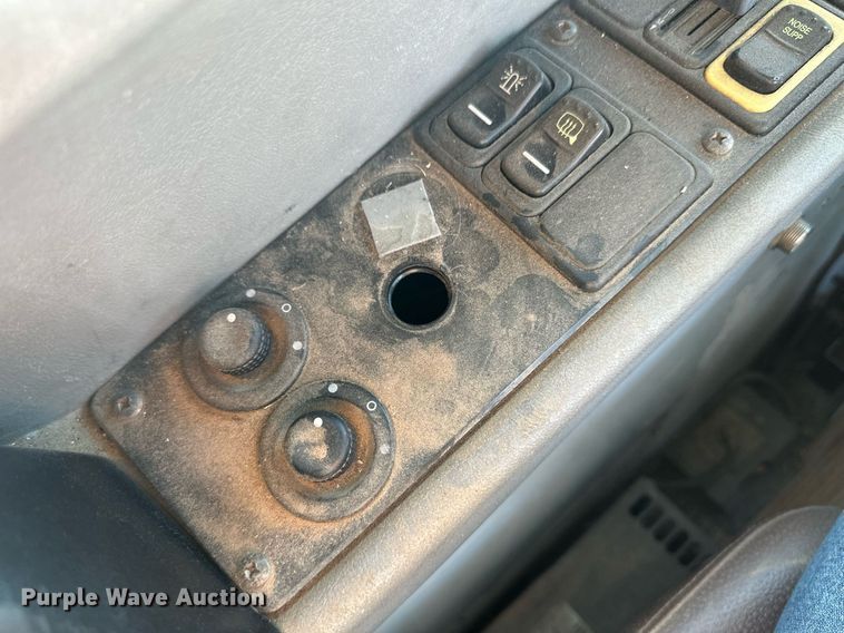 image for item DM2608 2005 Blue Bird  school bus