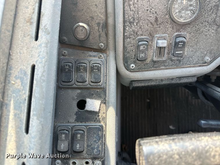 image for item DM2609 2004 Blue Bird  school bus