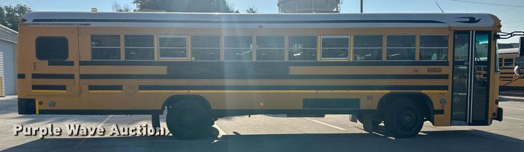image for item DM2610 2004 Blue Bird  school bus